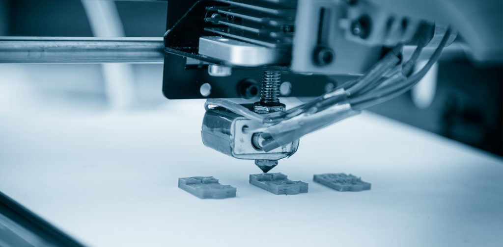 3D Drucker erstellt Kunststoffteil